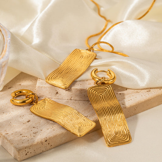 18K Gold Ribbed Plate Statement Huggie Earrings with Charm