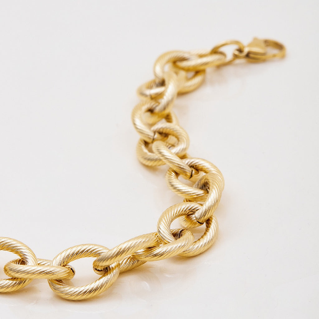 18K Gold Alpha Textured Statement Cable Chain Bracelet