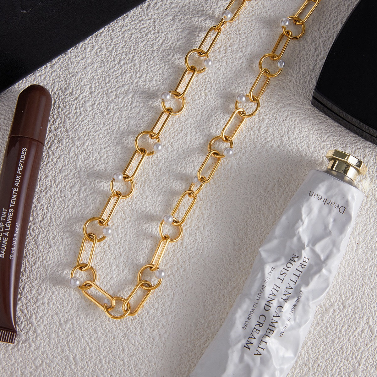 18K Gold Modern Loop Pearl Circle Chain Necklace