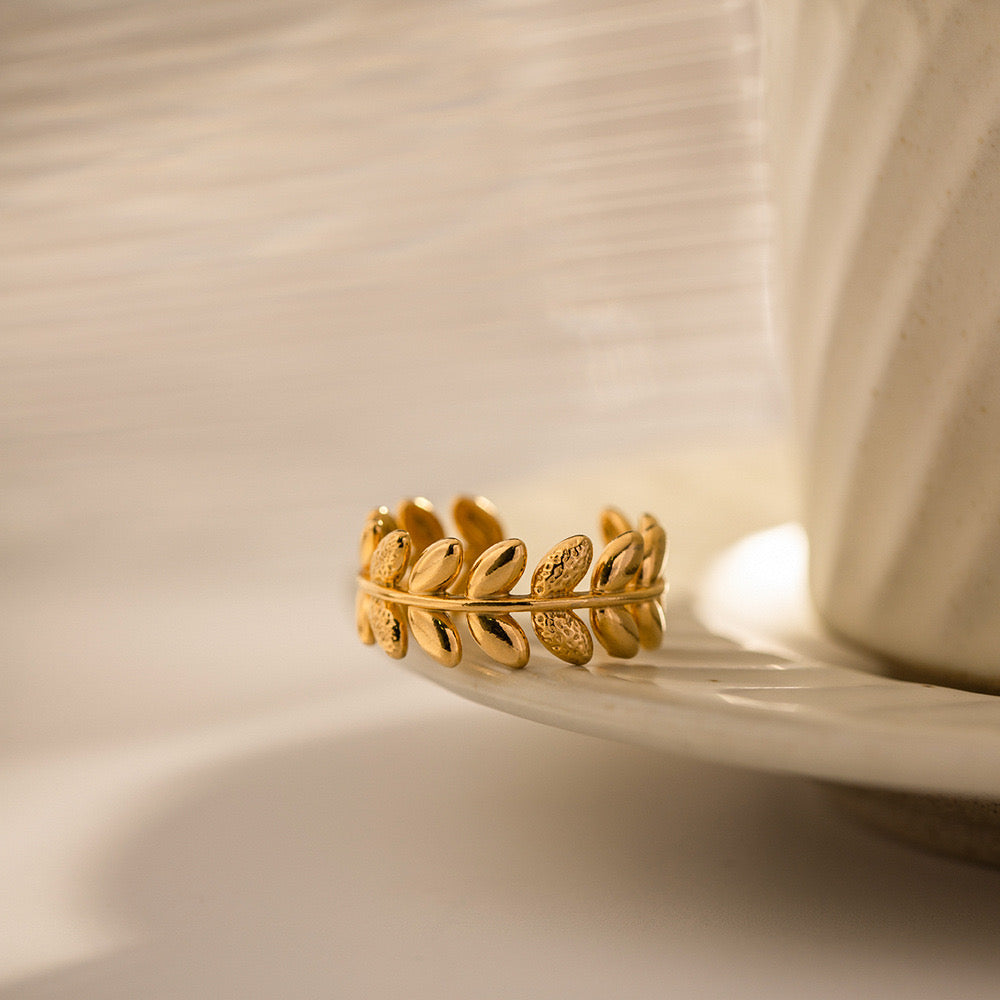 18K Gold Olive Branch Nature Band Ring