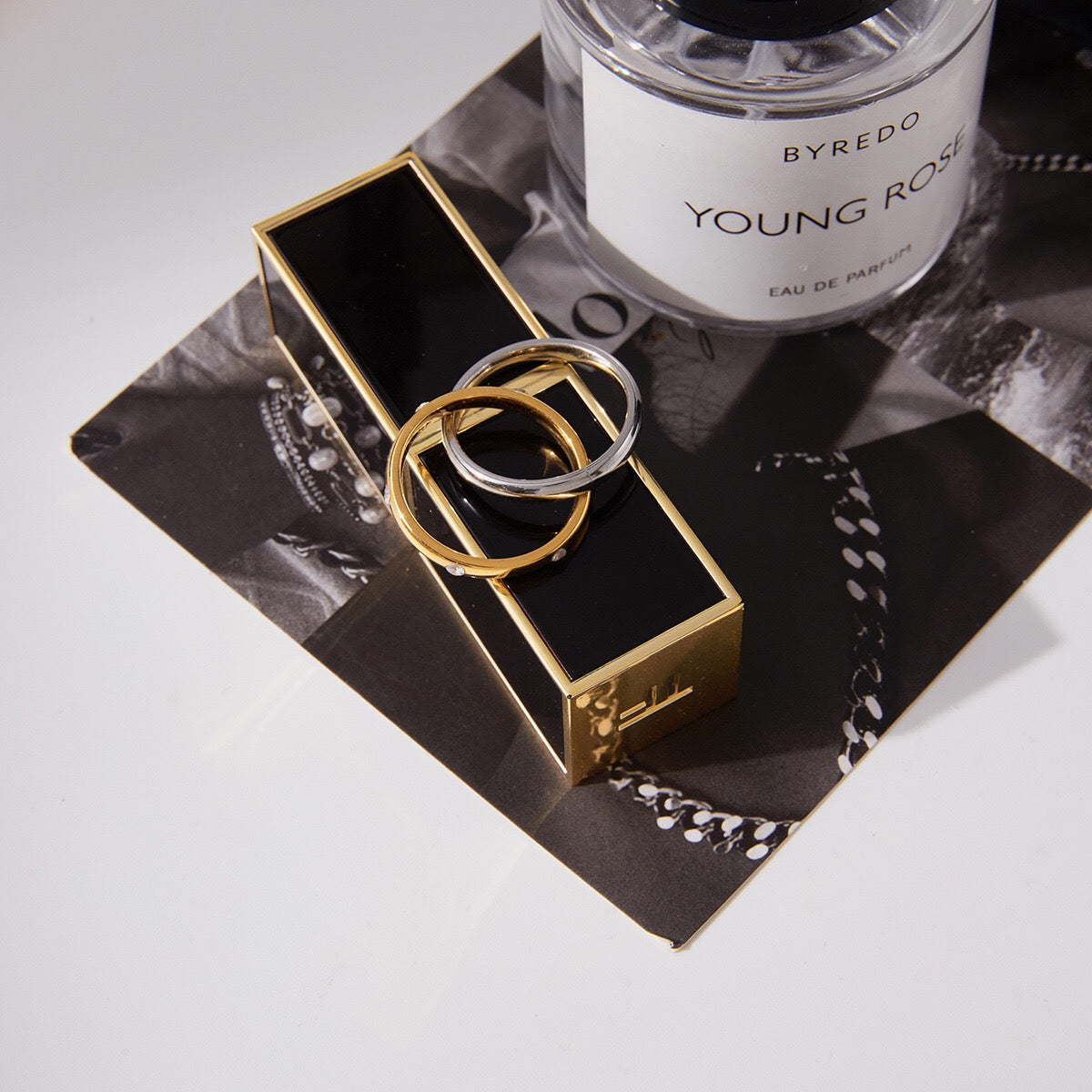 18K Gold and Silver Two Tone Multiple Linked Spinelli Trinity Ring Stack