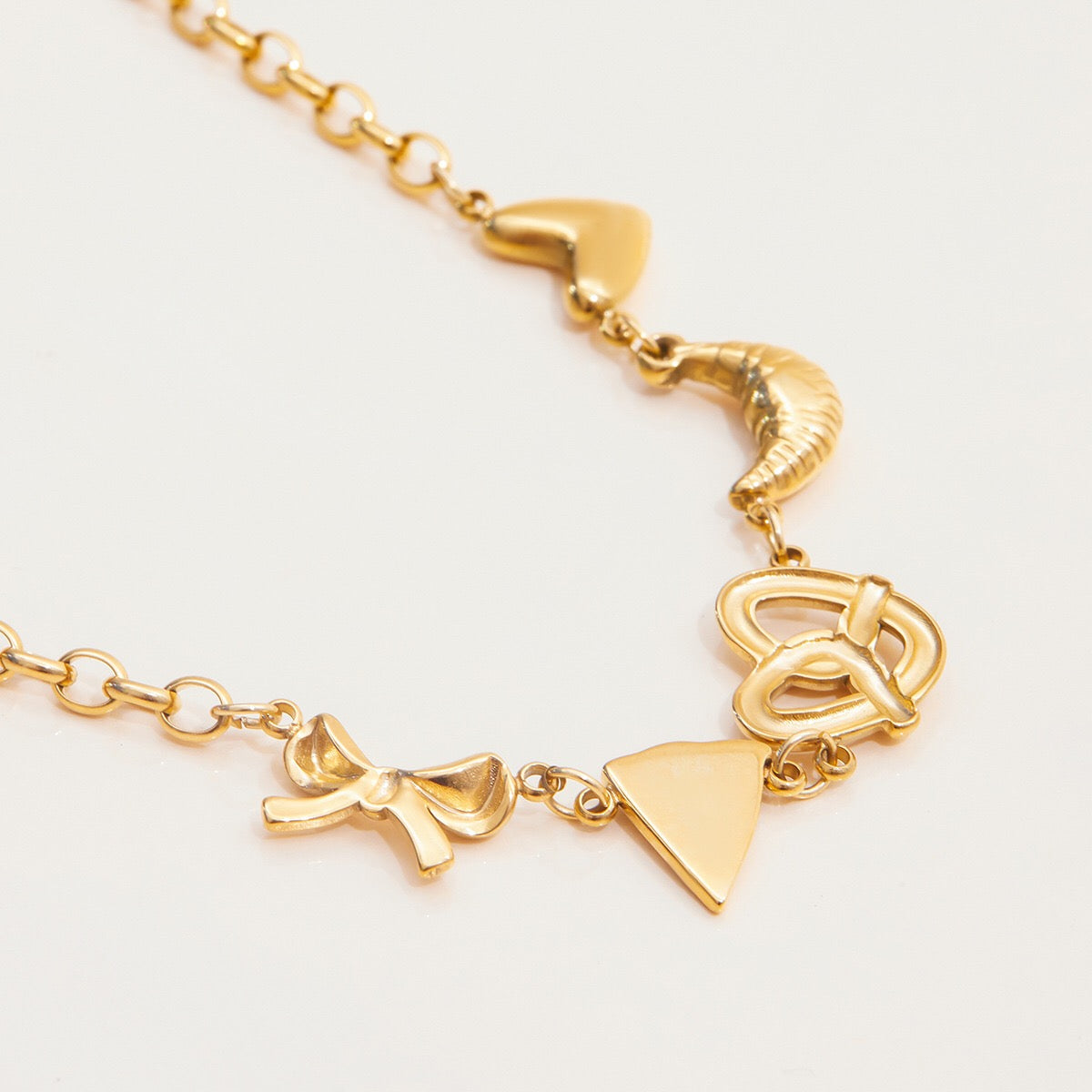 18K Gold Afternoon Tea Heart Chain Bracelet Stack