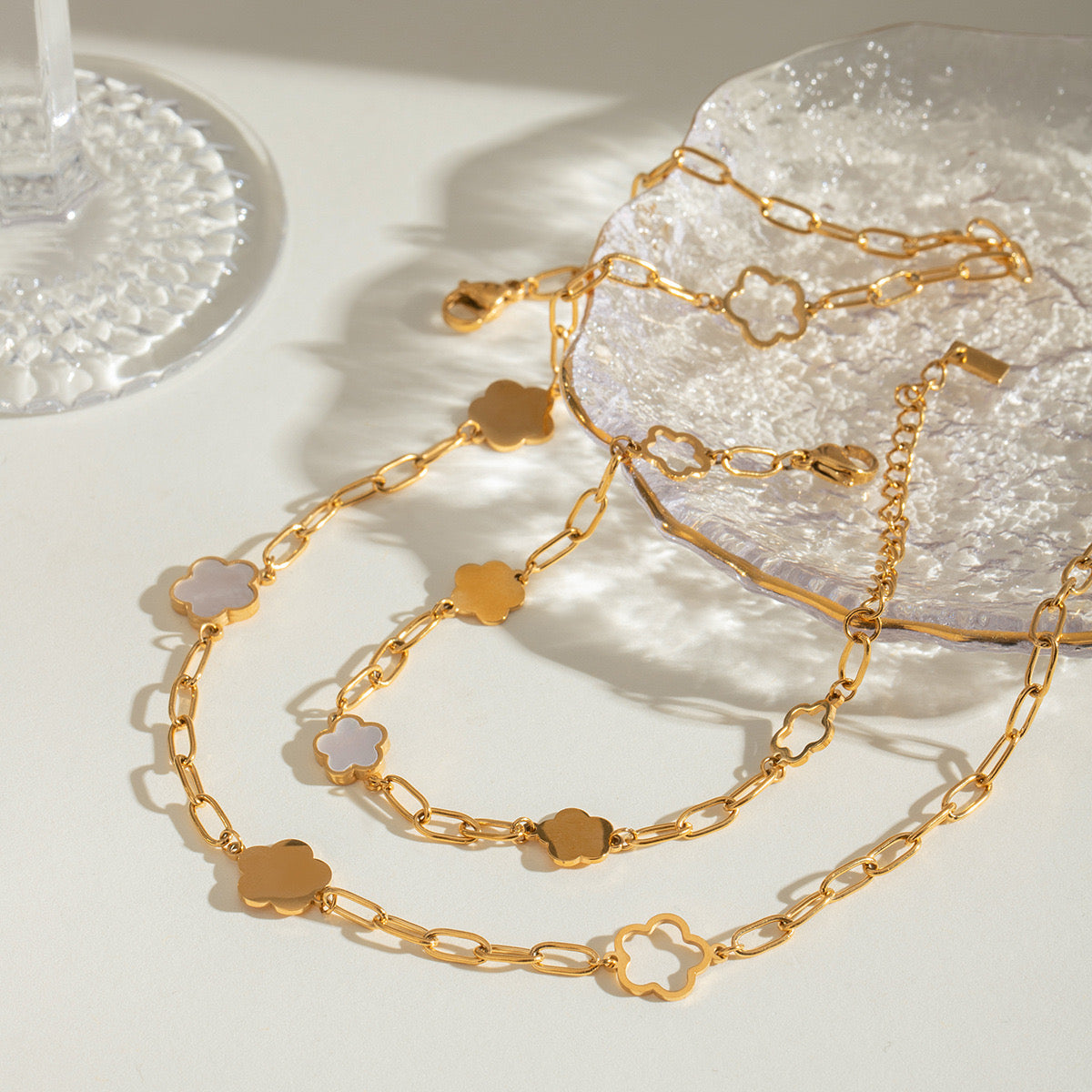 18K Gold Flower Paperclip Chain Bracelet