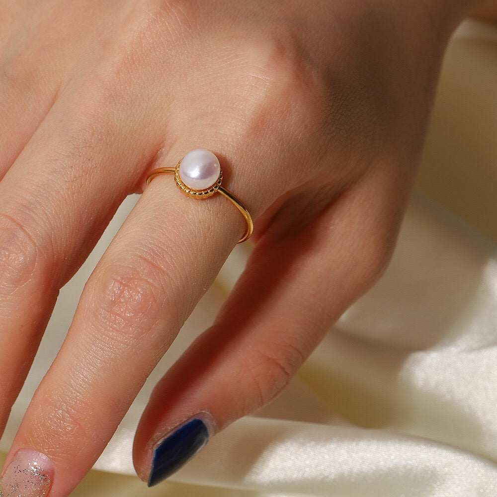 18K Gold Classic Pearl Ring