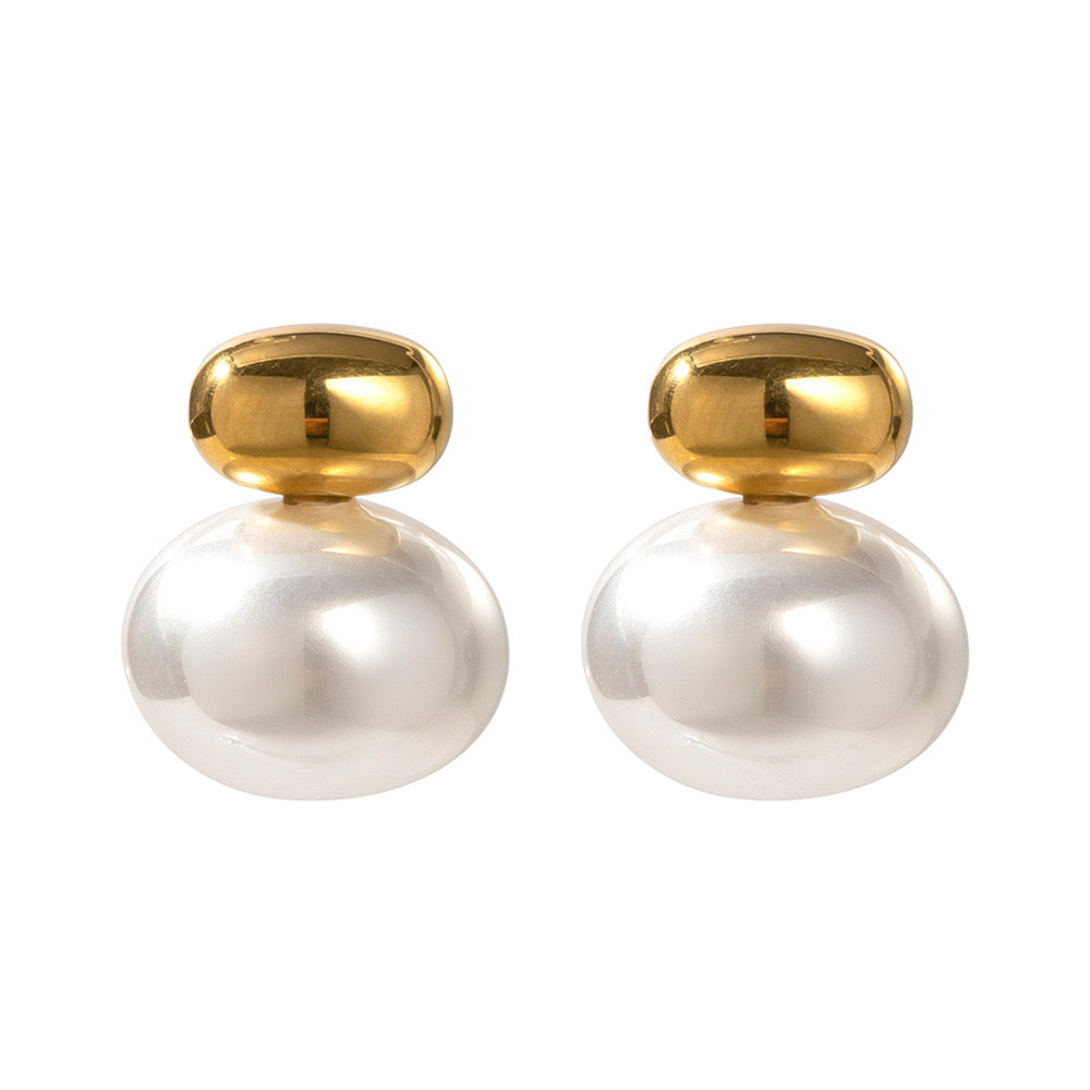 18K Gold Simple Luxury Pearl Stud Earrings