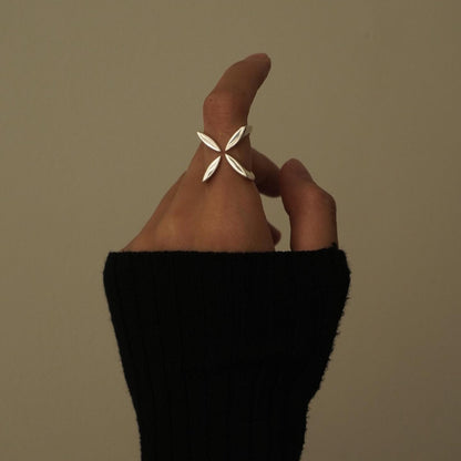 18K Gold Focus Statement Ring