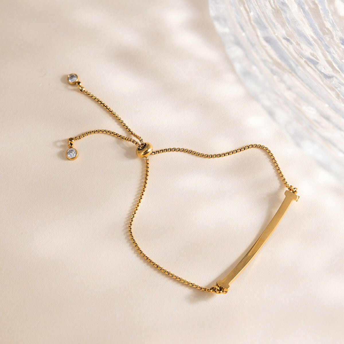 18K Gold Bejeweled Smile Line Dainty Chain Bracelet