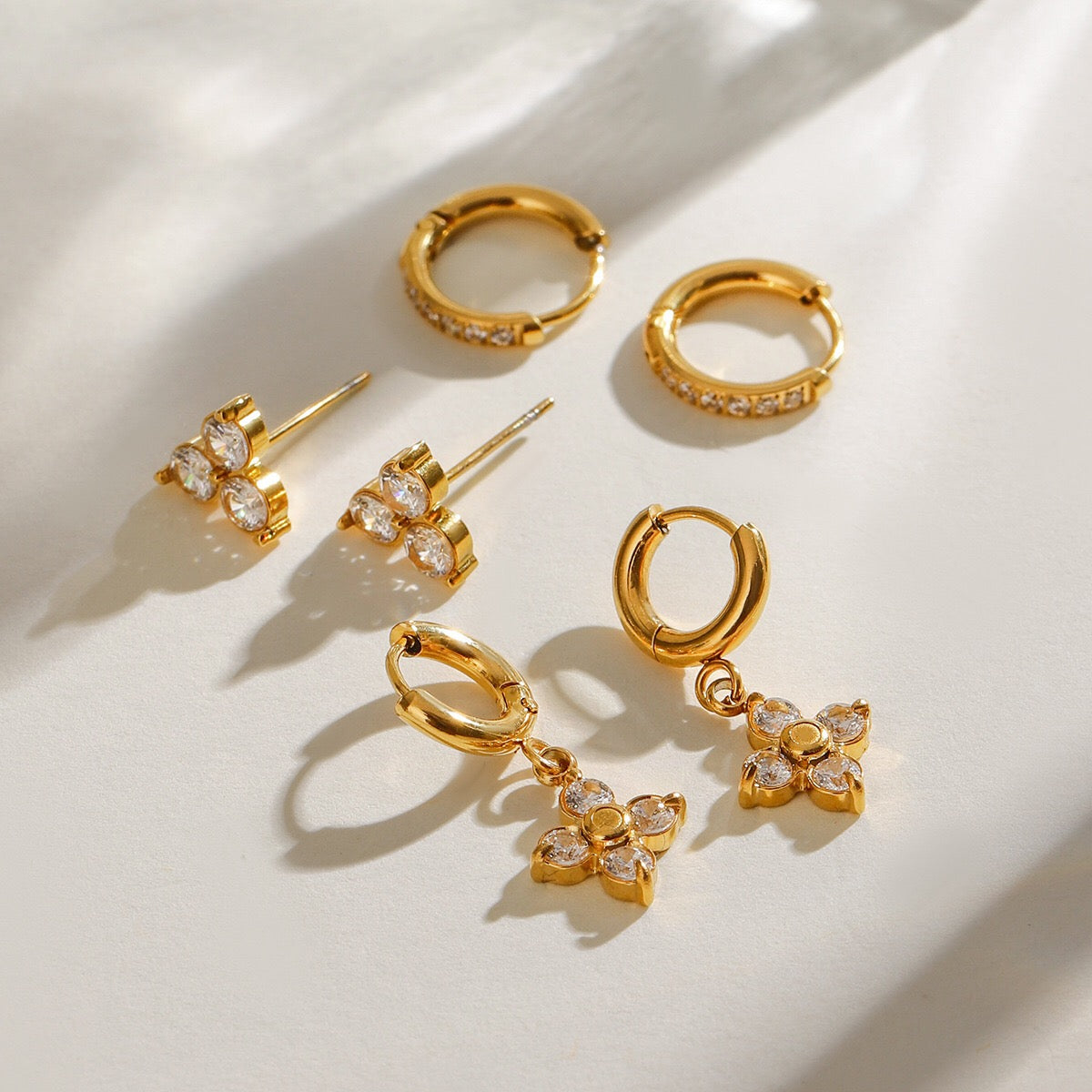 18K Gold Four Leaf Clover Dainty Flower CZ Huggie Earrings Ear Studs Set