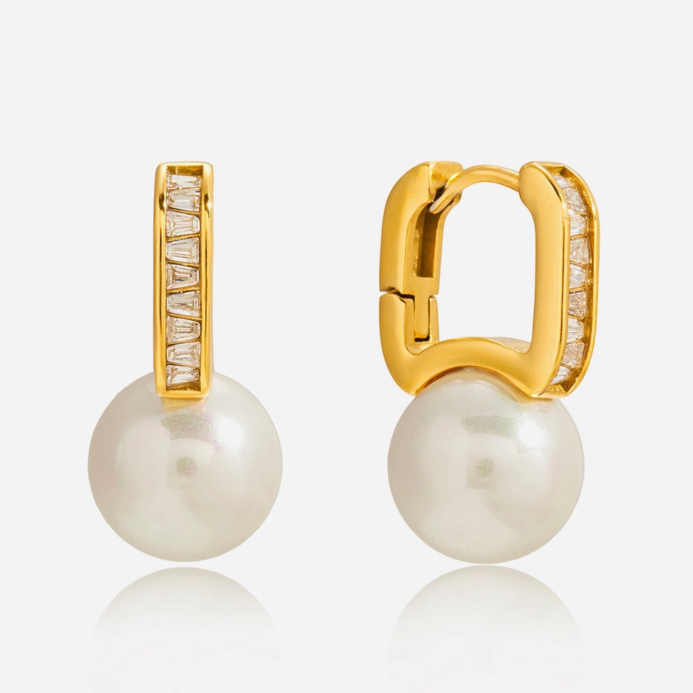 18K Gold Soft Brilliance Pearl Stud Earrings