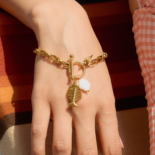 18K Gold Coastline Shell Fishbone Toggle Chain Charm Bracelet
