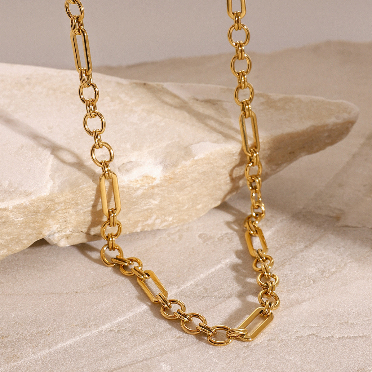 18K Gold Modern Figaro Chain Choker Necklace
