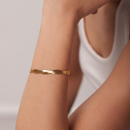 18K Gold Twisted Herringbone Bracelet