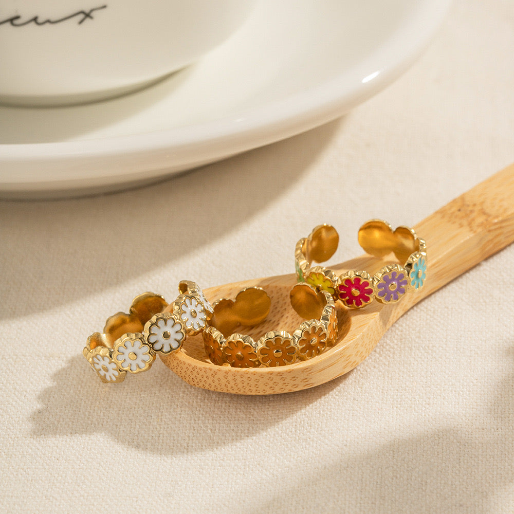 18K Gold Daisy Flower Color Band Ring