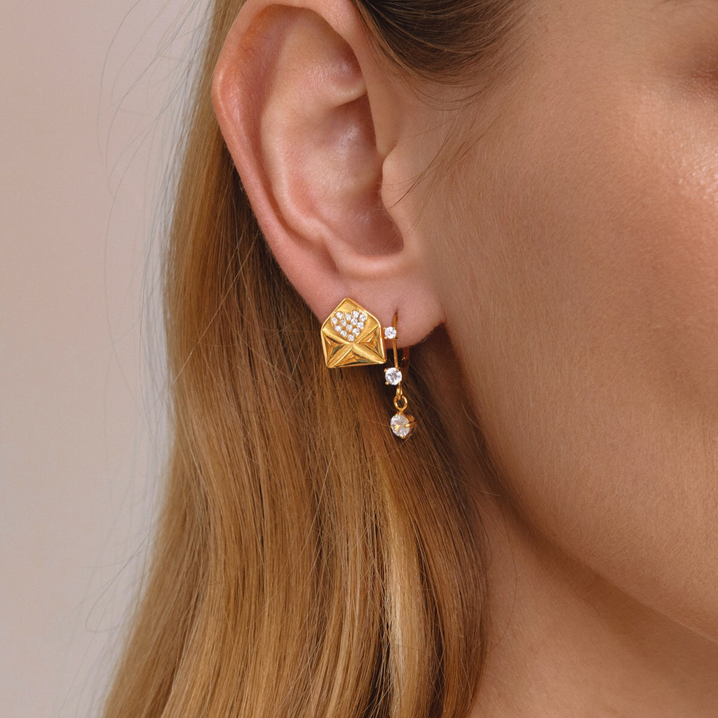 18K Gold Written in Love Bling Heart Stud Earrings