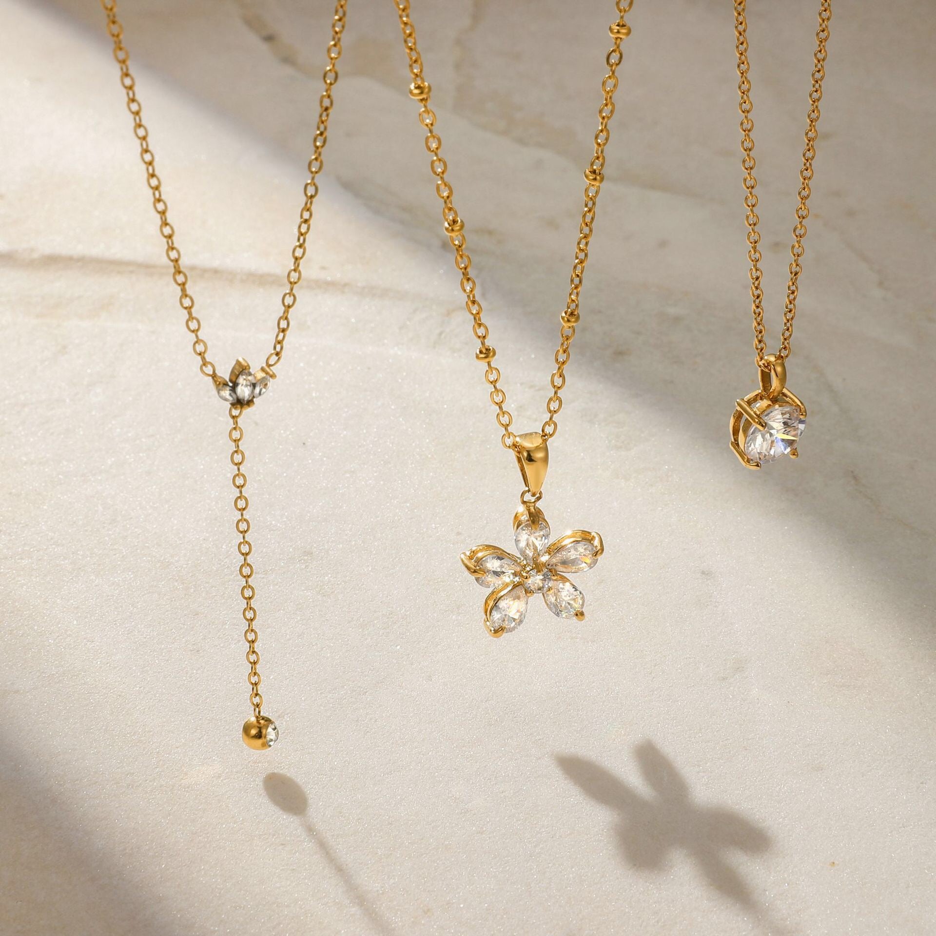 18K Gold Crystal Kiss Flower Pendant Lariat Layered Necklace Set
