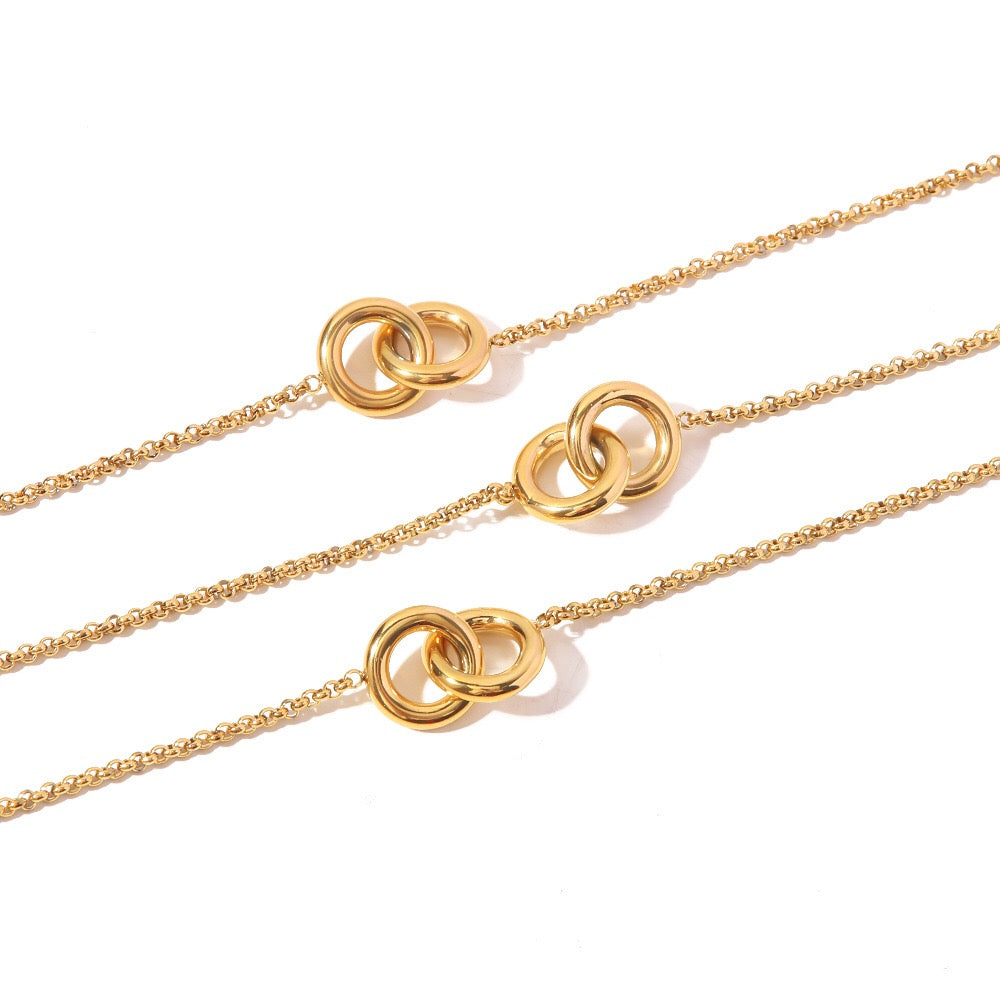18K Gold Interlocked Chain Pendant Necklace