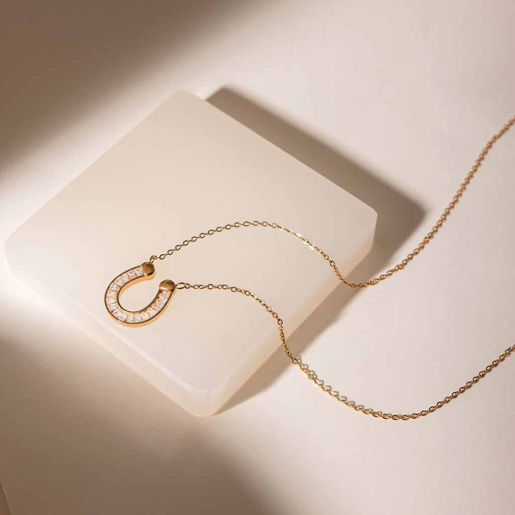 18K Gold Lucky Strike Horseshoe Chunky Statement Pendant Necklace