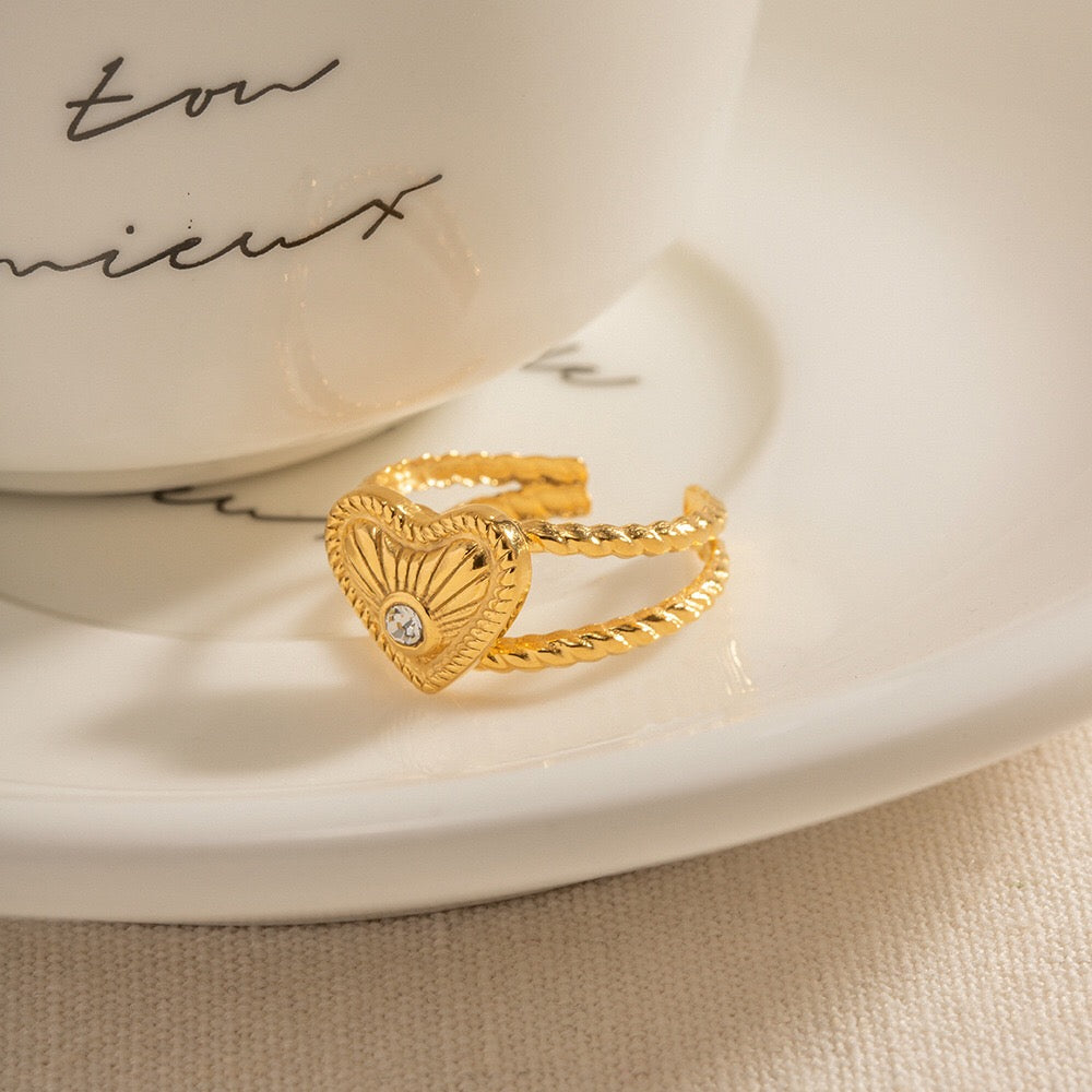 18K Gold Vintage Inspired Heart Ring