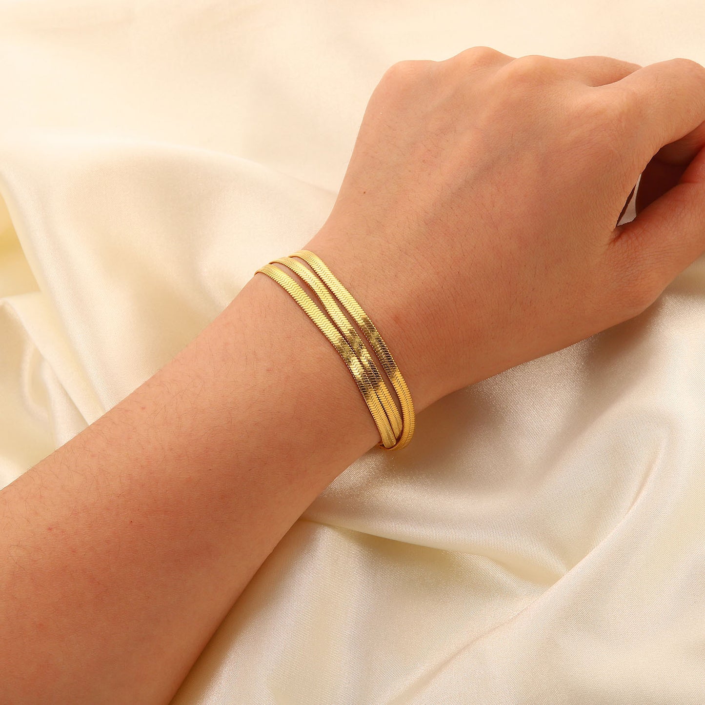 18K Gold Herringbone Chain Bracelet