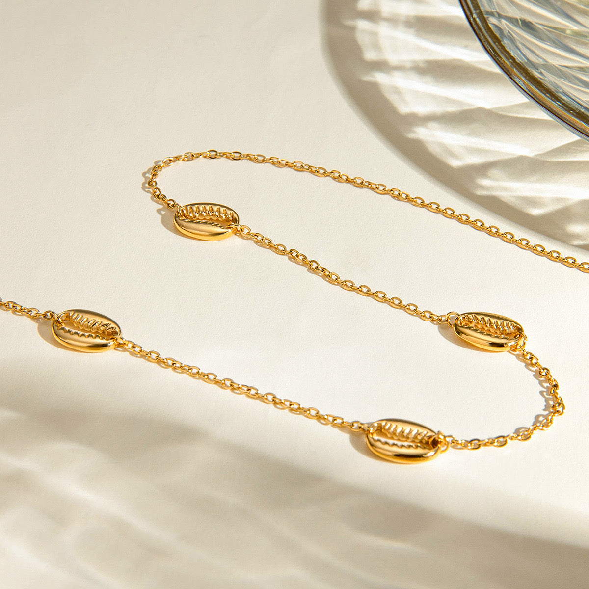 18K Gold Seashell Chain Choker Necklace