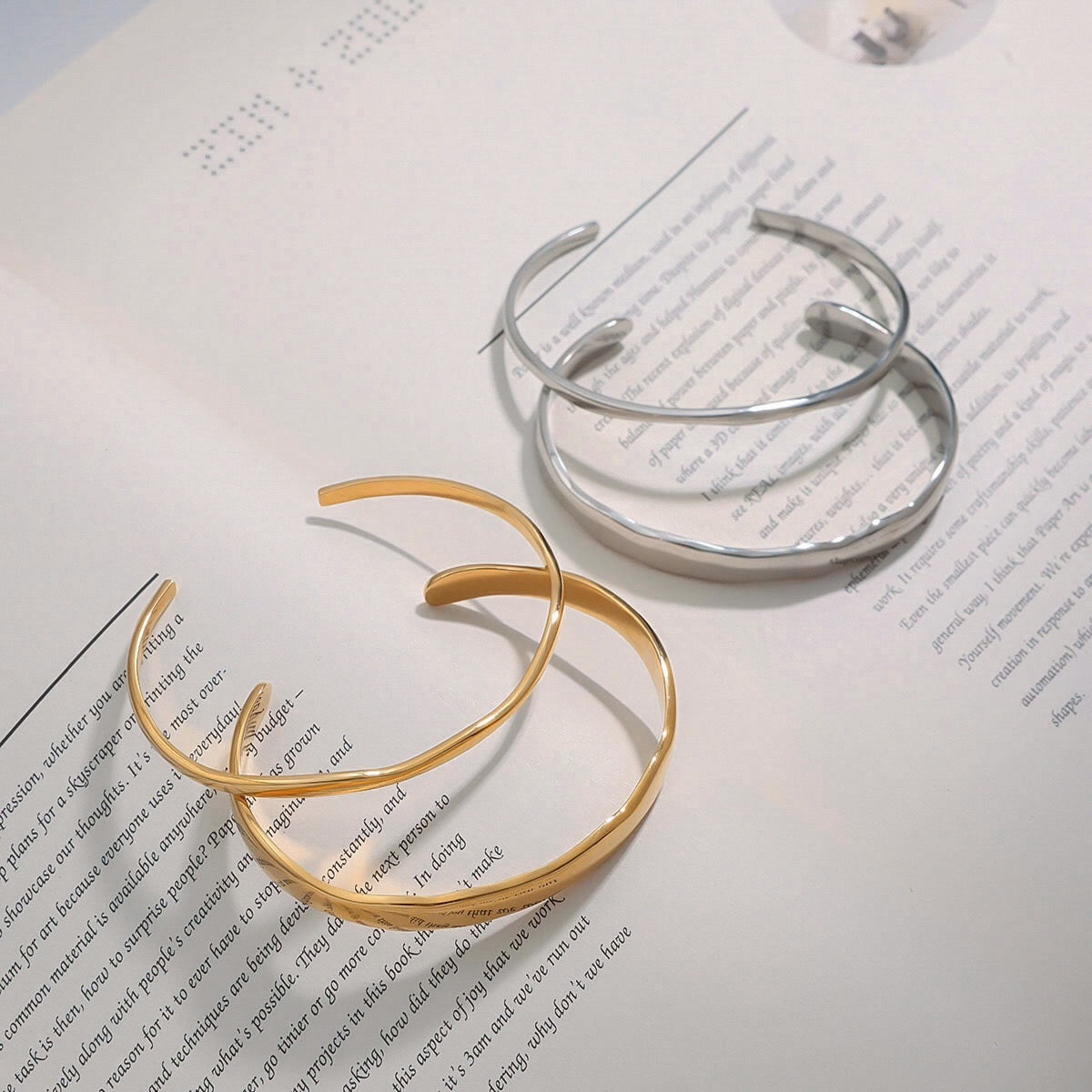 18K Gold Minimalist Edge Simple Wave Stacking Cuff Bangle Bracelet