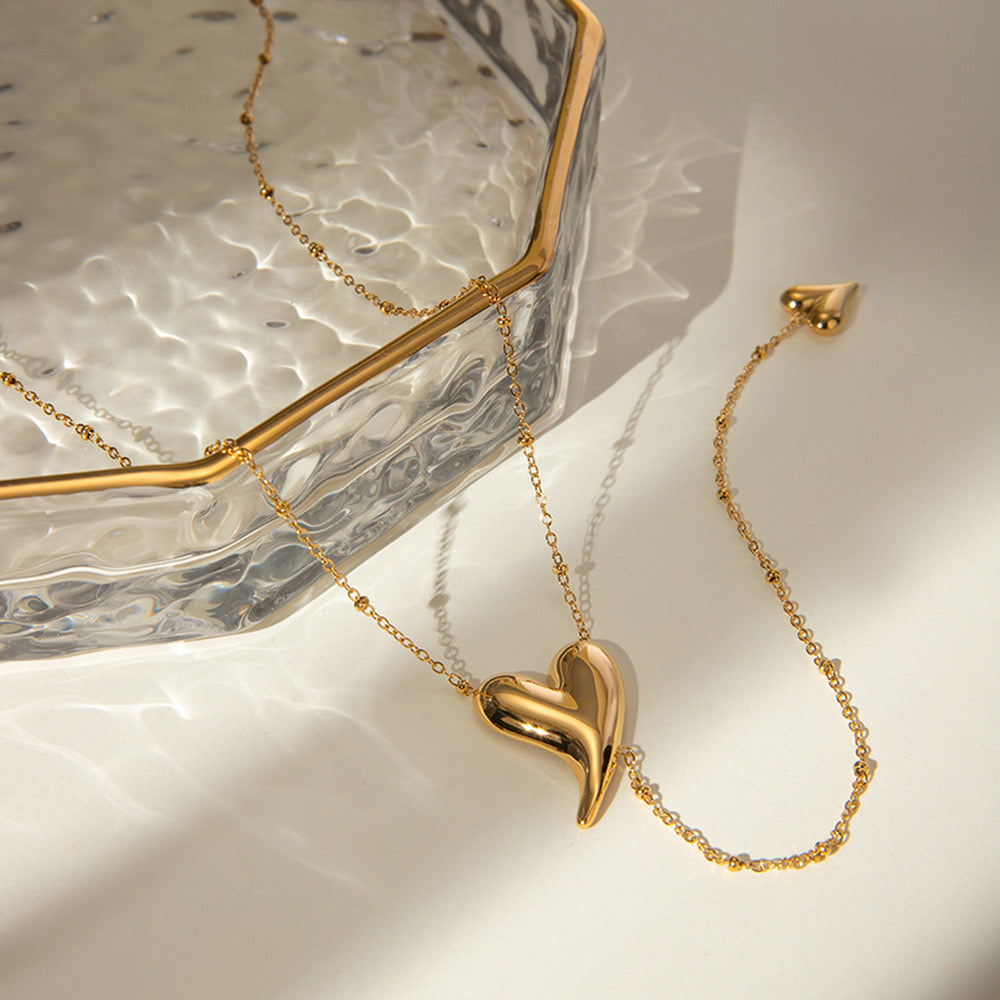 18K Gold Heart Flipped Lariat Necklace