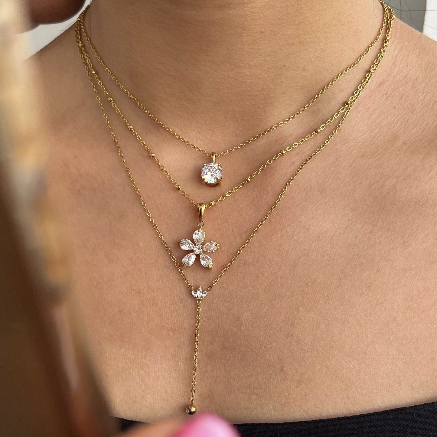 18K Gold Crystal Kiss Flower Pendant Lariat Layered Necklace Set