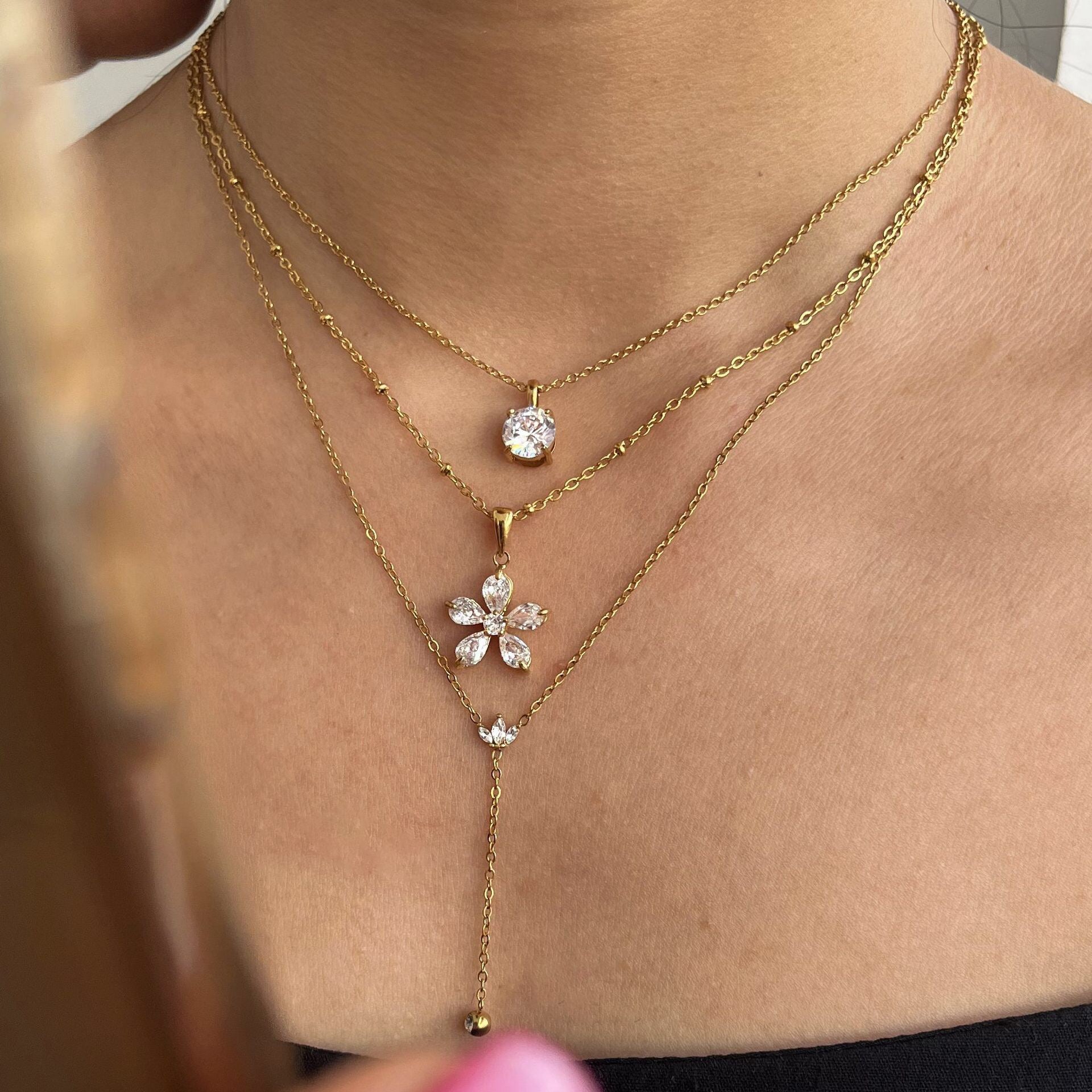 18K Gold Crystal Kiss Flower Pendant Lariat Layered Necklace Set