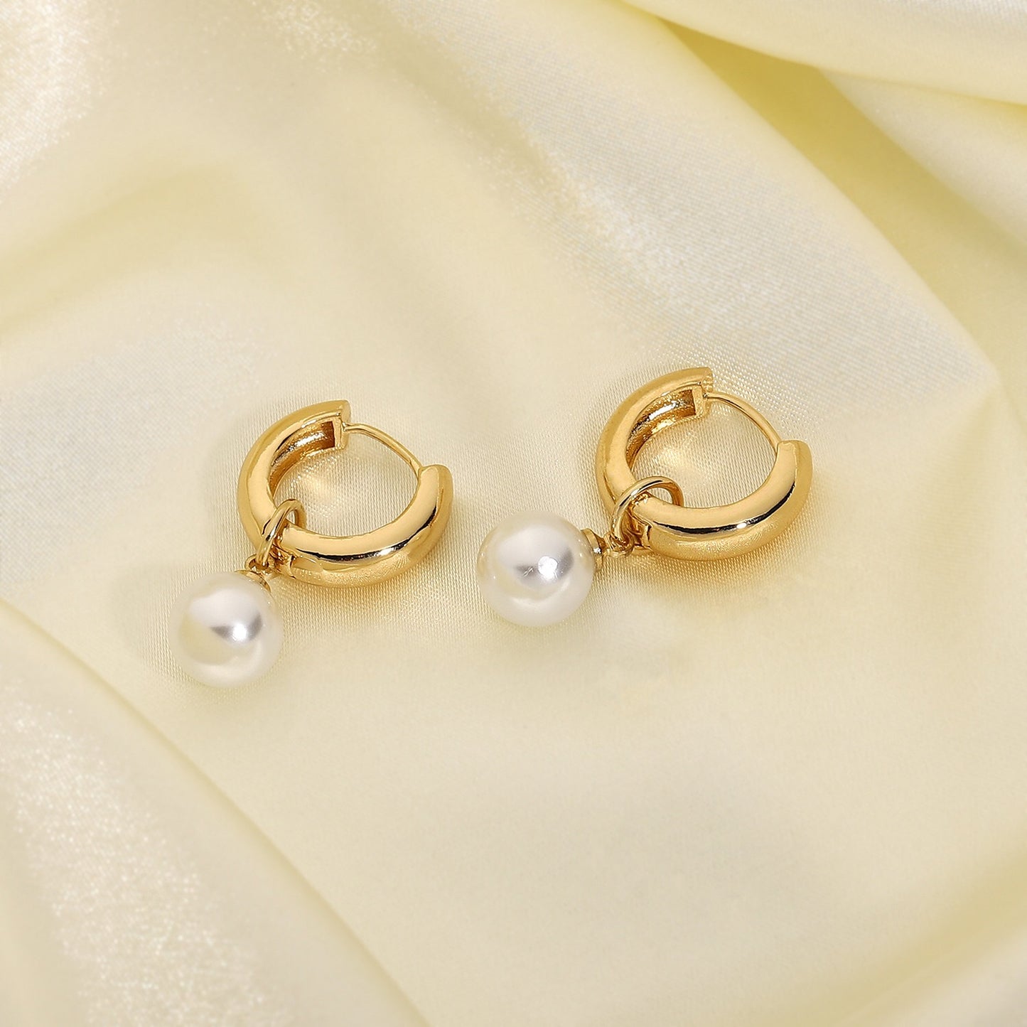 18K Gold Pearl Small Hoop Huggie Earrings