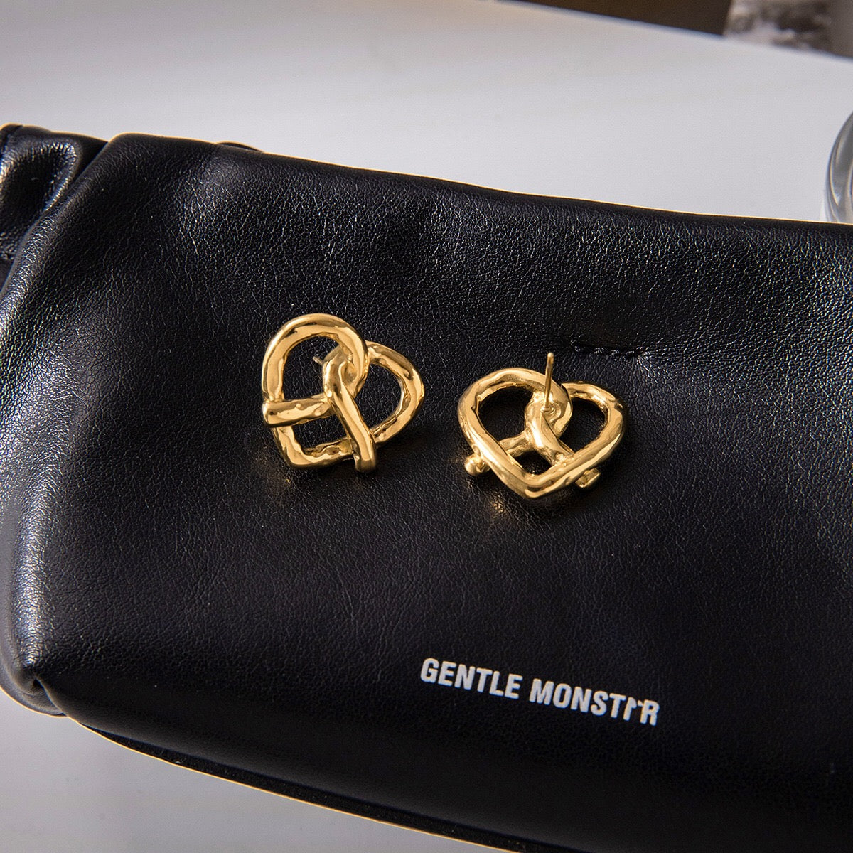 18K Gold Heart Pretzel Cute Stud Earrings