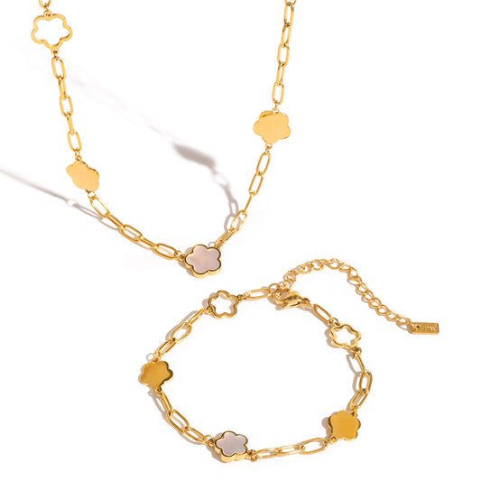 18K Gold Flower Paperclip Chain Bracelet