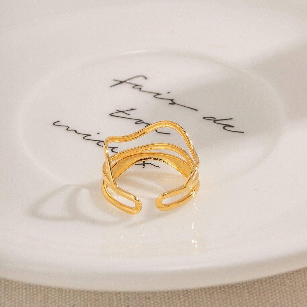 18K Gold Free Spirit Wave Band Ring