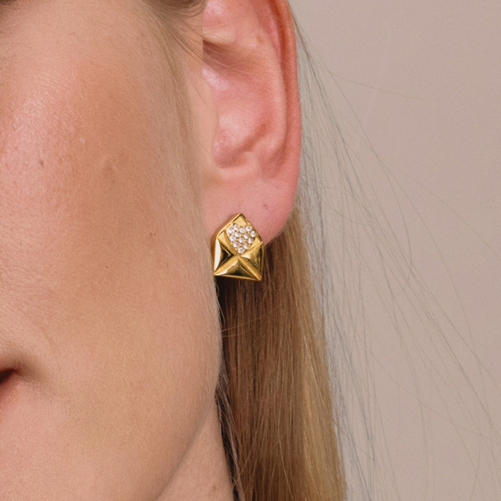 18K Gold Written in Love Bling Heart Stud Earrings