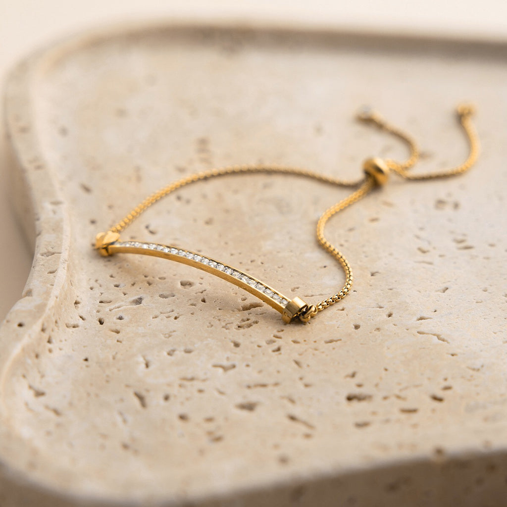 18K Gold Bejeweled Smile Line Dainty Chain Bracelet