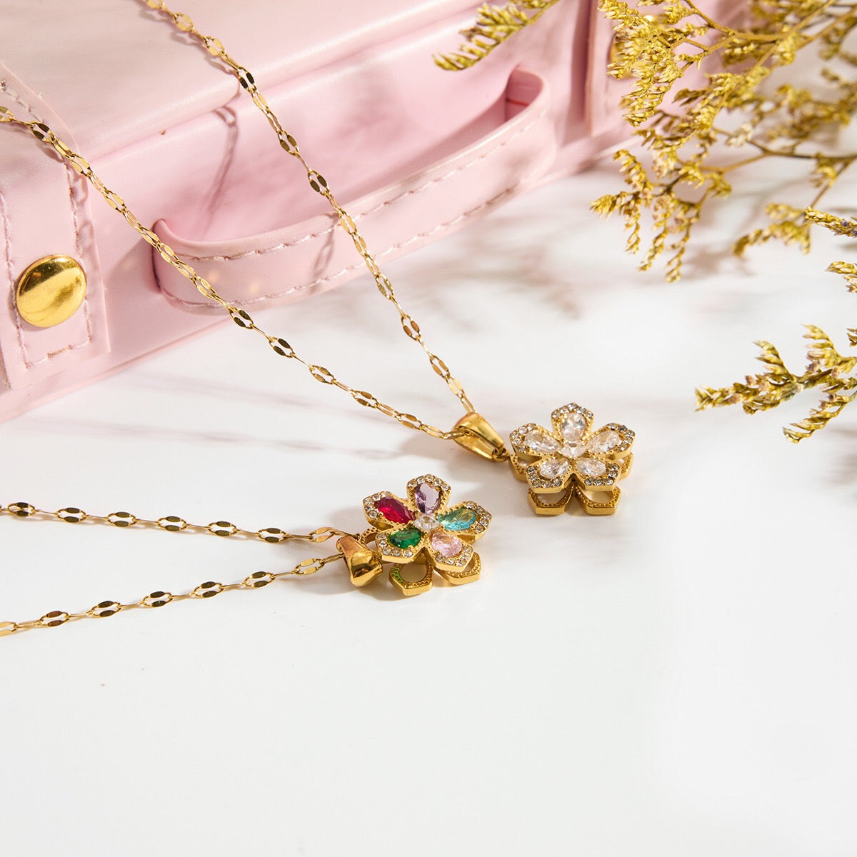18K Gold Sweet Bloom Spinning Flower Pendant Necklace