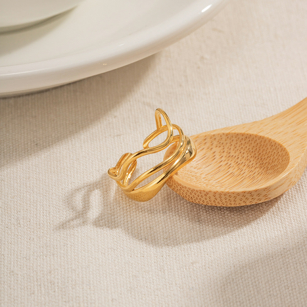 18K Gold Free Spirit Wave Band Ring