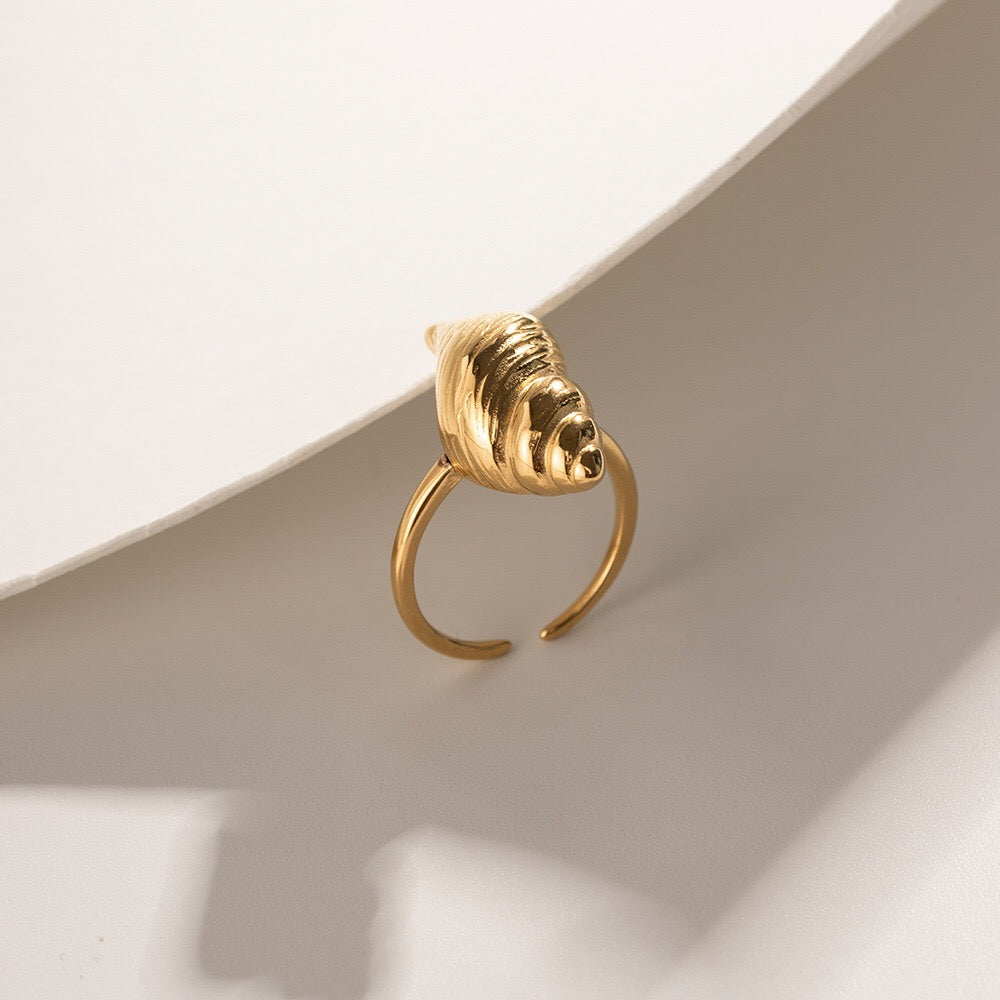 18K Gold Conch Ring