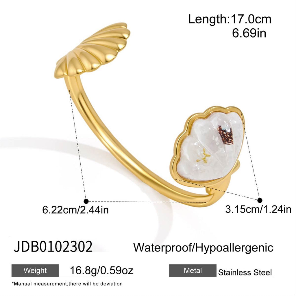 18K Gold Salt Air Seashell Pendant Necklace
