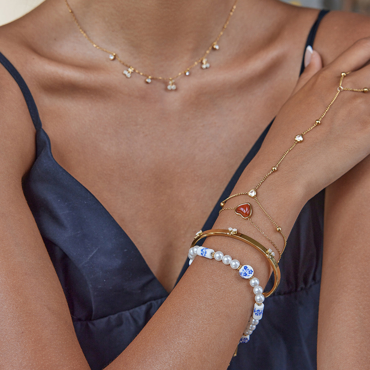 18K Gold Waterproof Delicate Heart Hand Chain Bracelet