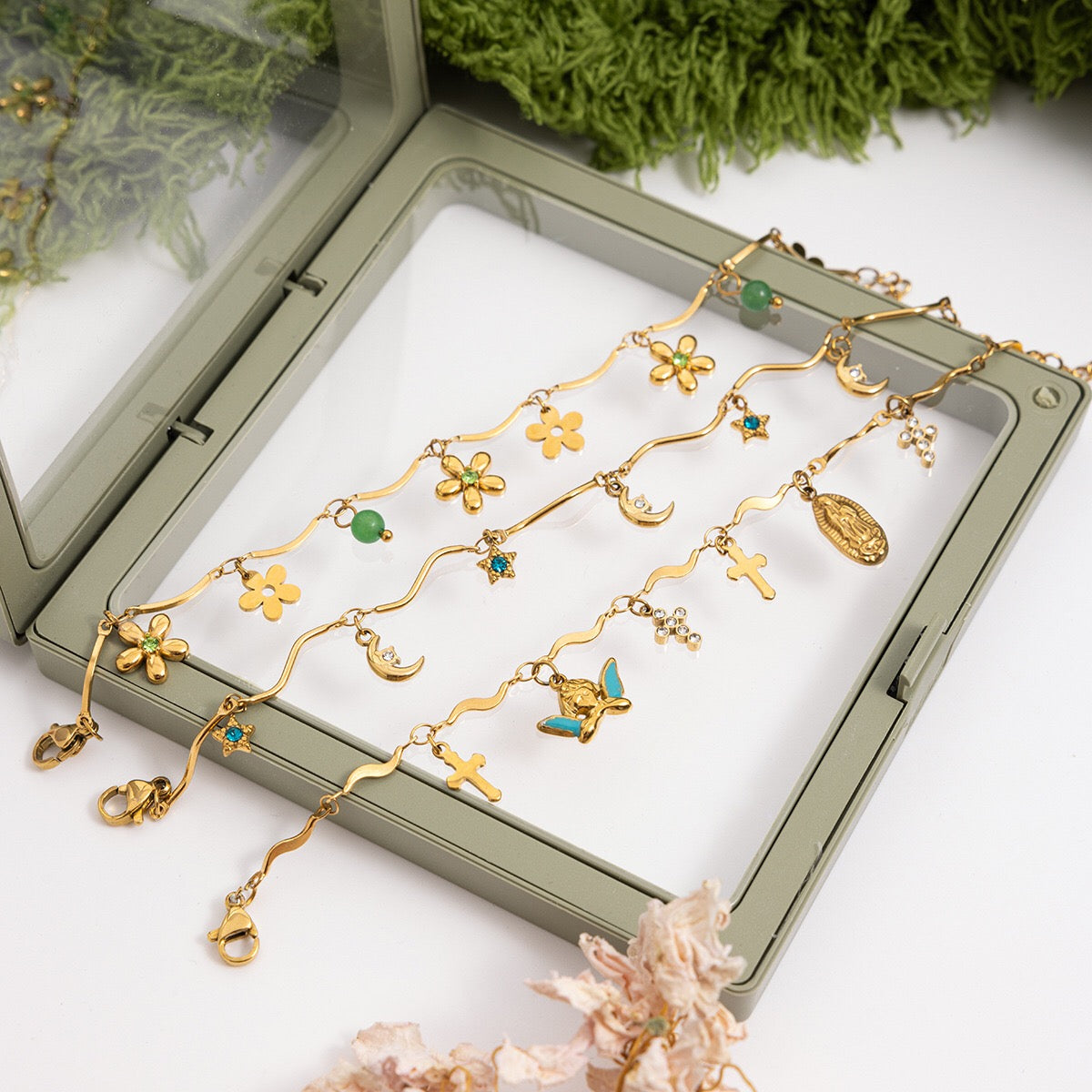 18K Gold Flirt Flower Bow Heart Charm Chain Bracelet Stack