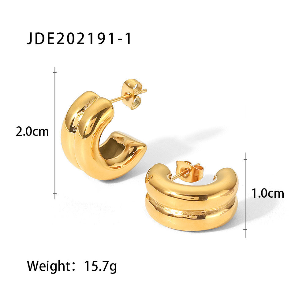 18K Gold Ribbed Chunky Huggie Earrings