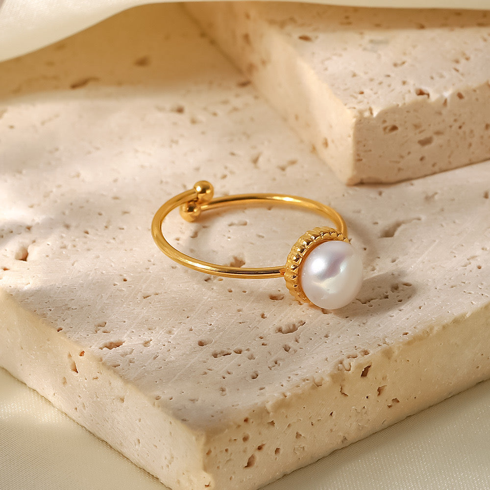 18K Gold Classic Pearl Ring