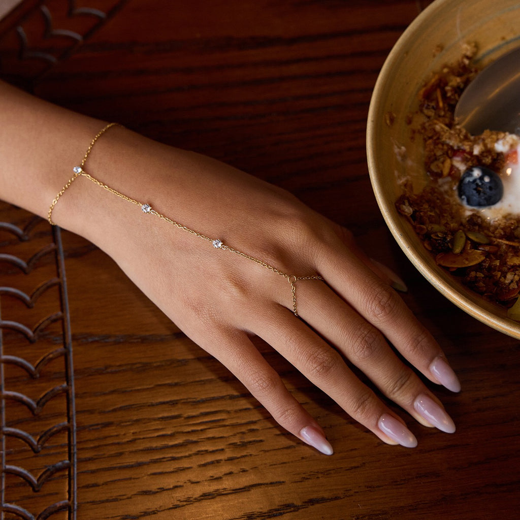18K Gold Waterproof Simple Elegant Hand Chain Bracelet