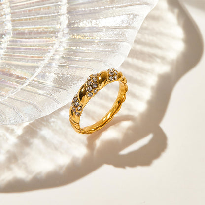 18K Gold Luxury Croissant Ring