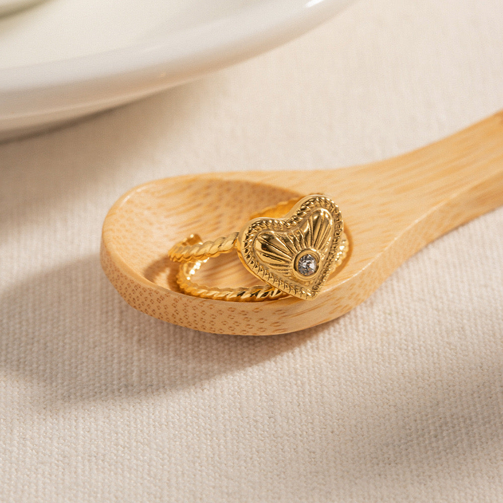18K Gold Vintage Inspired Heart Ring