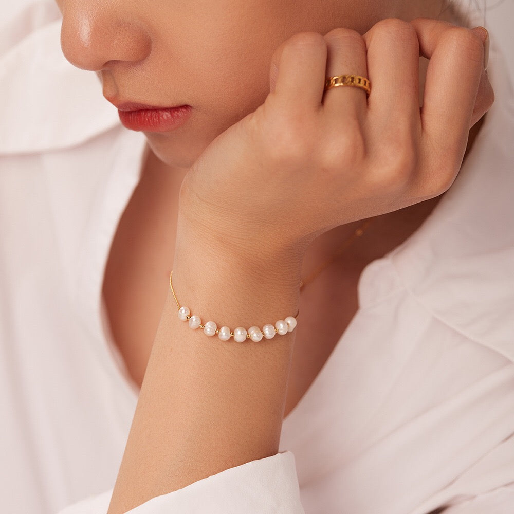 18K Gold Delicate Pearl Bracelet