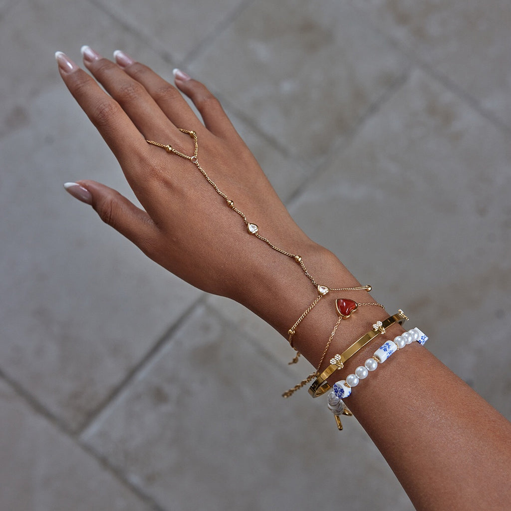 18K Gold Waterproof Delicate Heart Hand Chain Bracelet