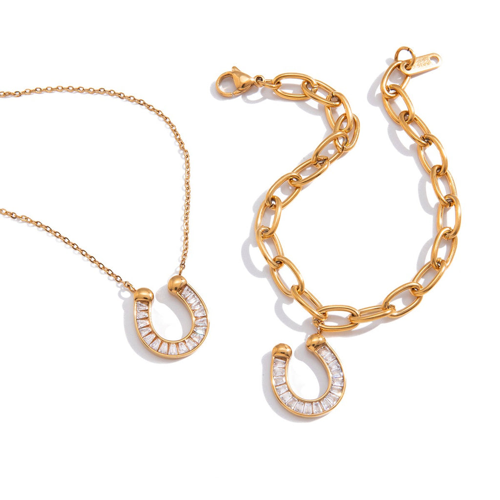 18K Gold Lucky Strike Horseshoe Chunky Statement Pendant Necklace
