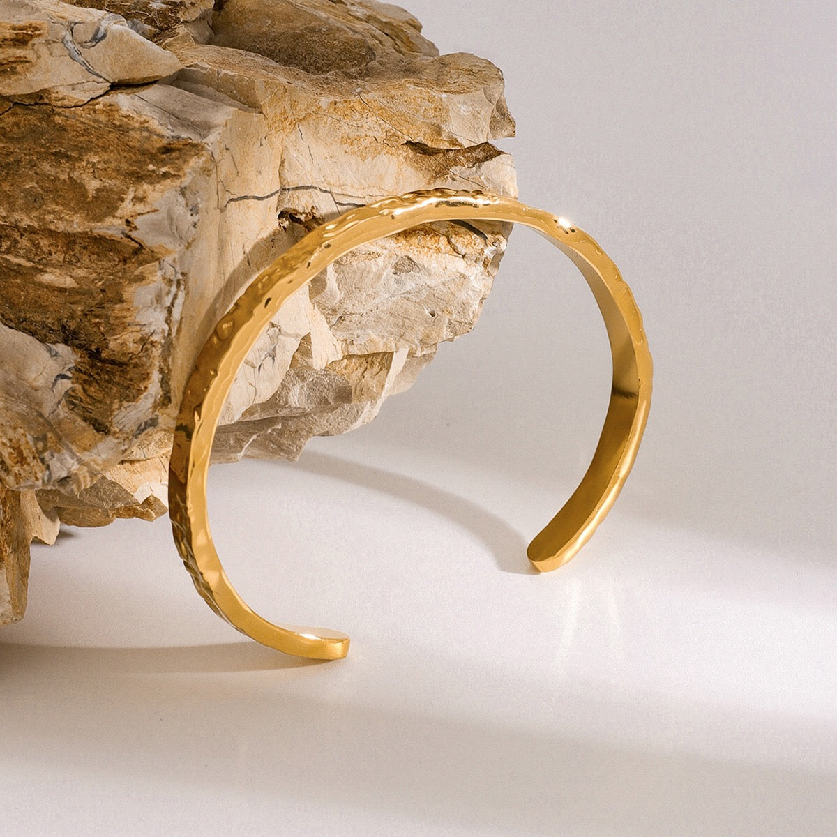 18K Gold Minimalist Bangle Bracelet