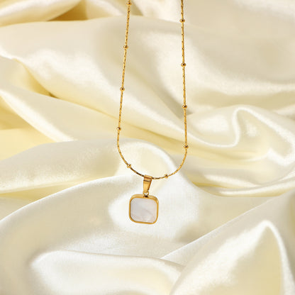18K Gold Mother of Pearl Dainty Pendant Necklace